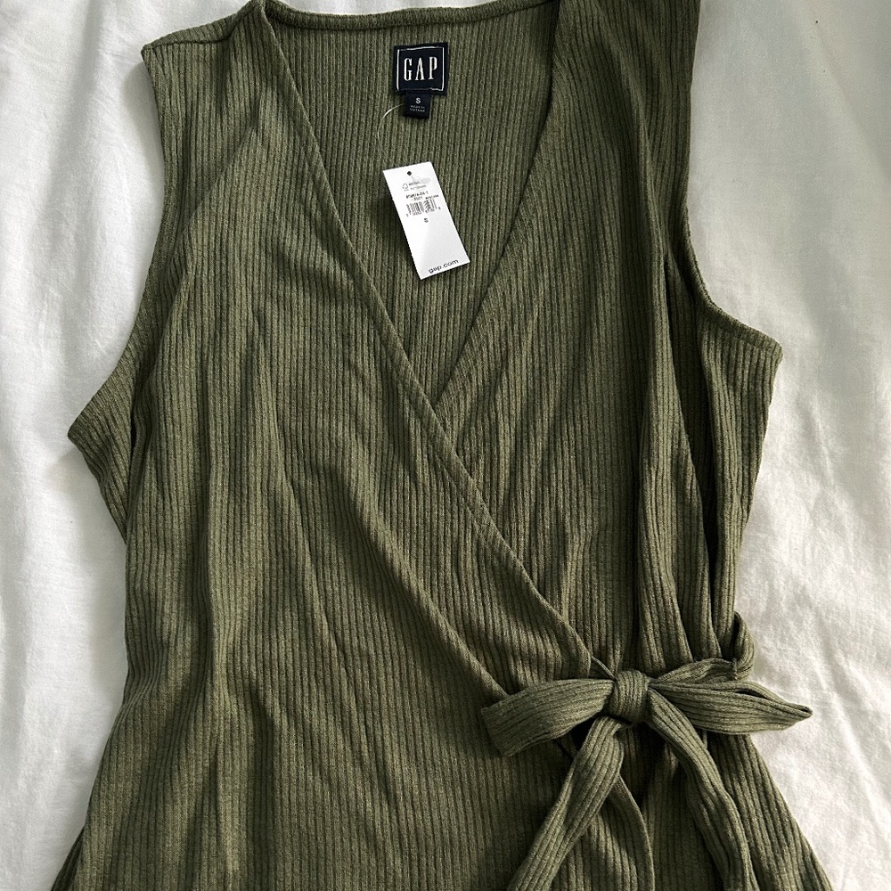 Gap Wrap Tank - Reduced pricing!